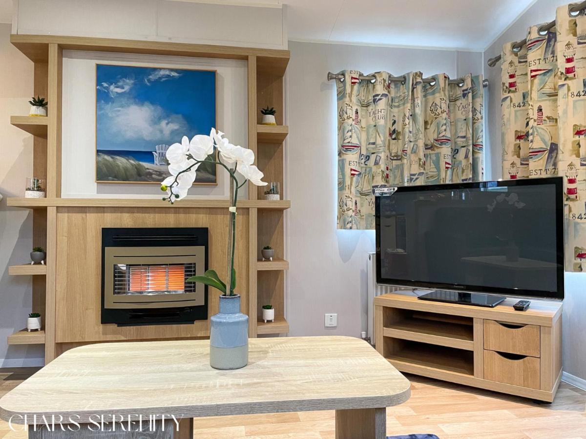 Lovely Holiday Home At Lyons Caravan Park! Prestatyn Bagian luar foto